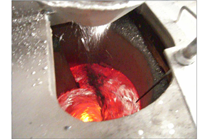 干净的铝屑投入旋涡井